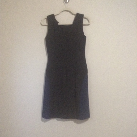 Colorblock Sleeveless Dress - Picture 4 of 6